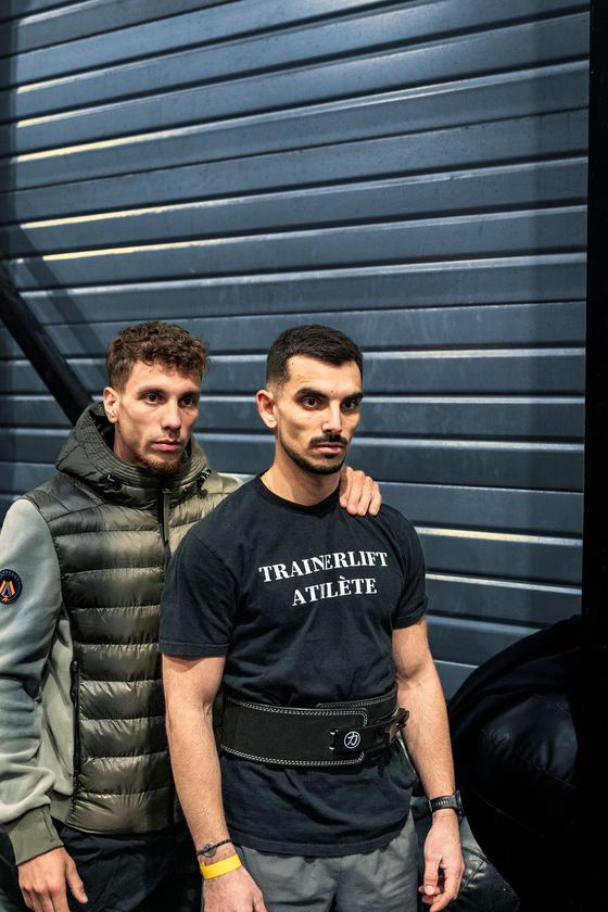 Yanis avec un de ses athlètes, FNSL Sud-Est 2025 - Street lifting