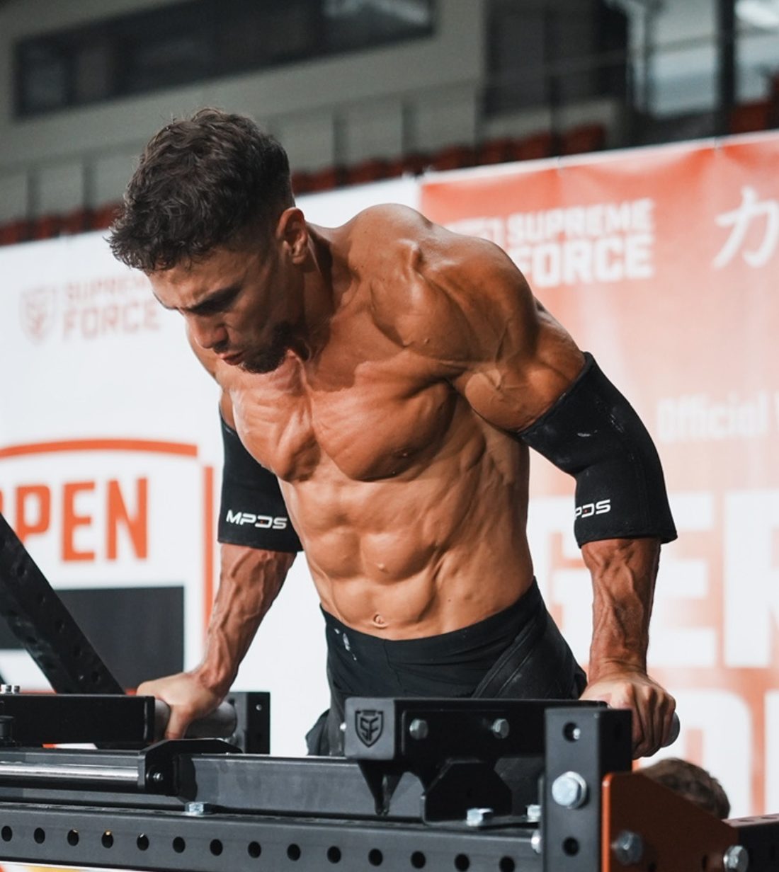 Yanis aux dips lestés à l'Open d'Allemagne de street lifting